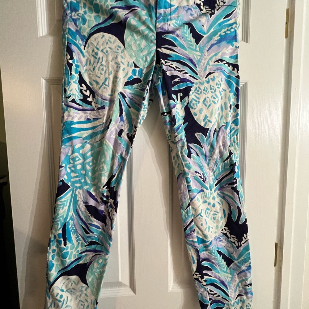 Lilly Pulitzer size 6 pants that were gently worn maybe 10 times.